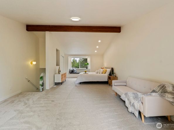 18045 3rd Ave NE, Shoreline WA 98155