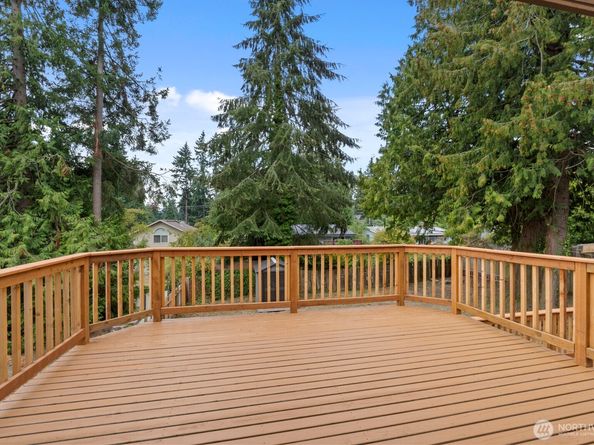 18045 3rd Ave NE, Shoreline WA 98155