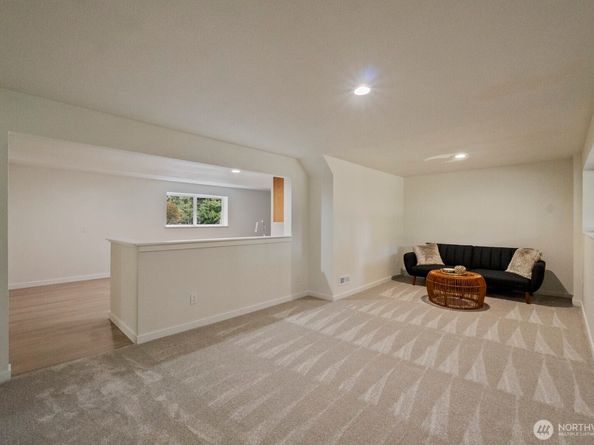 18045 3rd Ave NE, Shoreline WA 98155