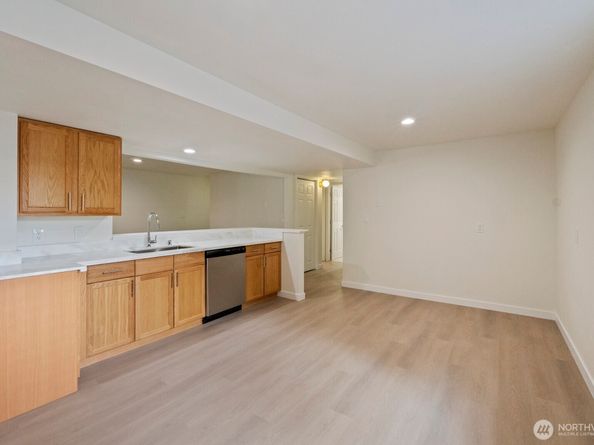 18045 3rd Ave NE, Shoreline WA 98155