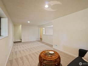 18045 3rd Ave NE, Shoreline WA 98155