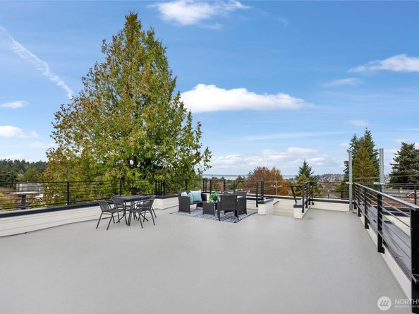 4048 32nd Avenue W, Seattle WA 98199