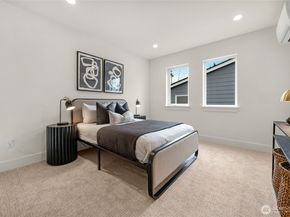 4048 32nd Avenue W, Seattle WA 98199