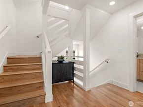 4048 32nd Avenue W, Seattle WA 98199