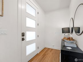 4048 32nd Avenue W, Seattle WA 98199