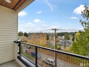 4048 32nd Avenue W, Seattle WA 98199