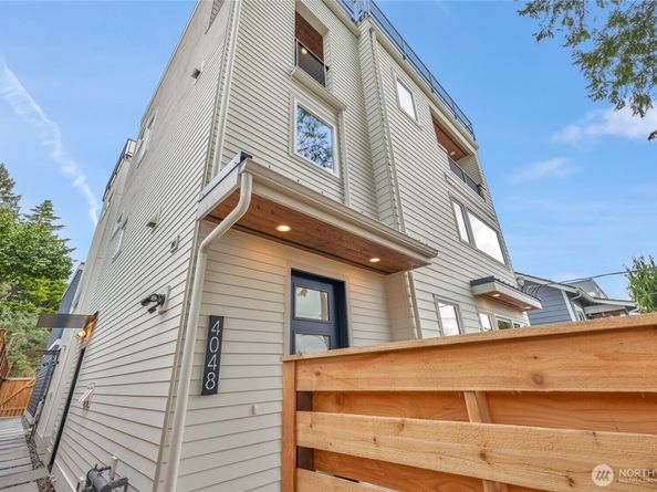 4048 32nd Avenue W, Seattle WA 98199