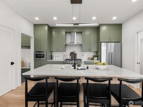 4048 32nd Avenue W, Seattle WA 98199