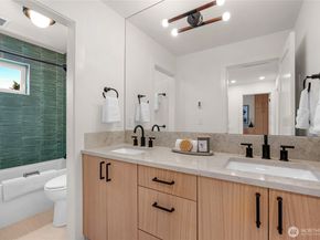 4048 32nd Avenue W, Seattle WA 98199