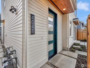 4048 32nd Avenue W, Seattle WA 98199
