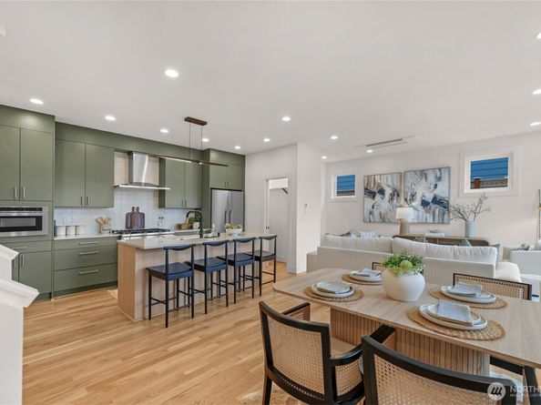 4048 32nd Avenue W, Seattle WA 98199