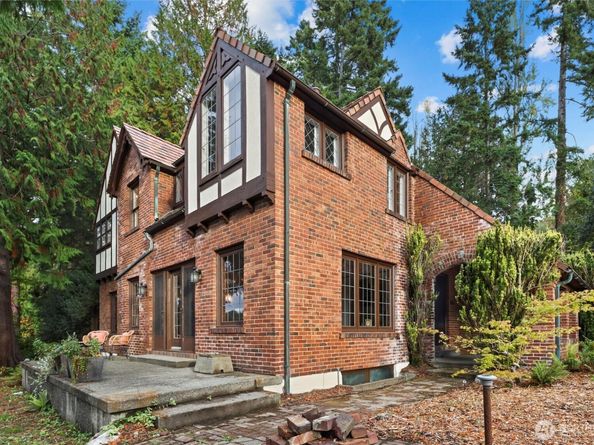 16349 Maplewild Avenue SW, Burien WA 98166