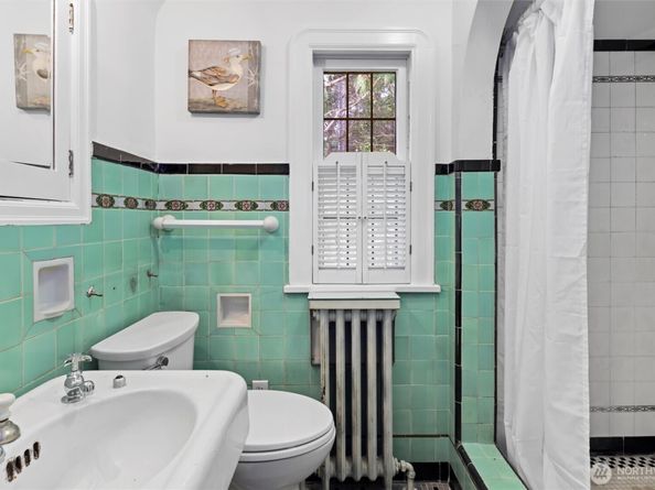 16349 Maplewild Avenue SW, Burien WA 98166