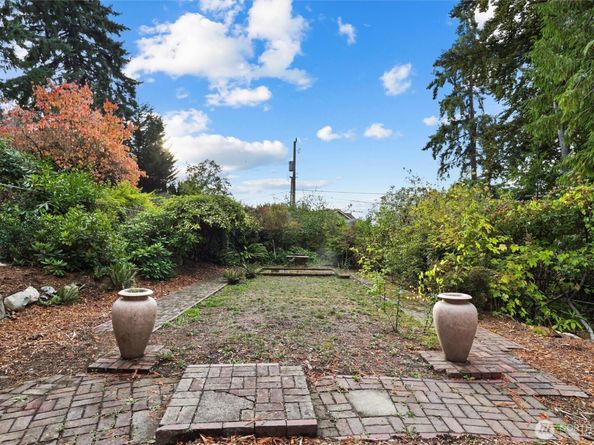 16349 Maplewild Avenue SW, Burien WA 98166