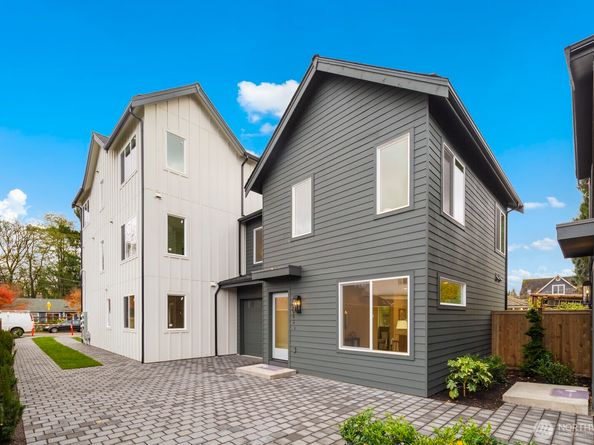 10043 B 8th Avenue NW, Seattle WA 98177