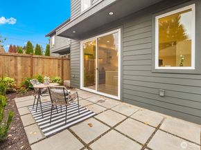 10043 B 8th Avenue NW, Seattle WA 98177