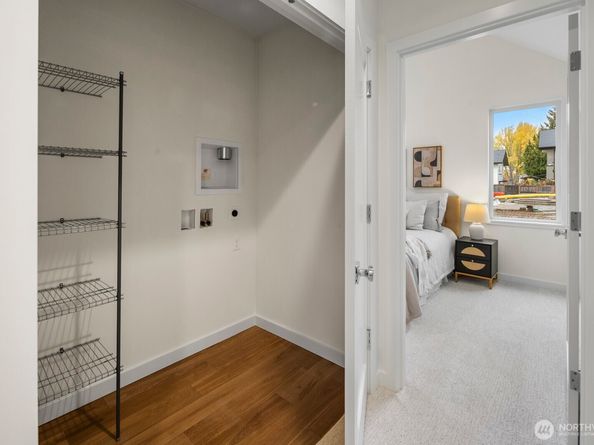 10043 B 8th Avenue NW, Seattle WA 98177