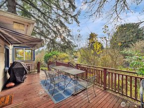 10314 20th Avenue NE, Seattle WA 98125