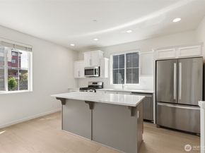 861 5th Place NE, Issaquah WA 98029