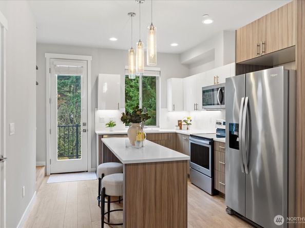 7628 222nd Street SW B4, Edmonds WA 98026