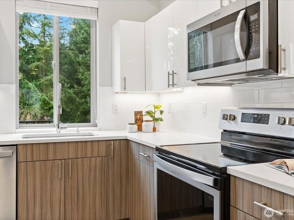 7628 222nd Street SW B4, Edmonds WA 98026