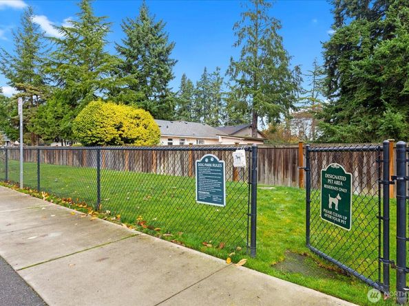 7628 222nd Street SW B4, Edmonds WA 98026