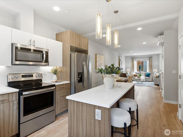 7628 222nd Street SW B4, Edmonds WA 98026