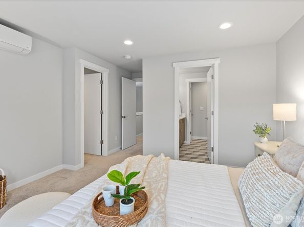 7628 222nd Street SW B4, Edmonds WA 98026