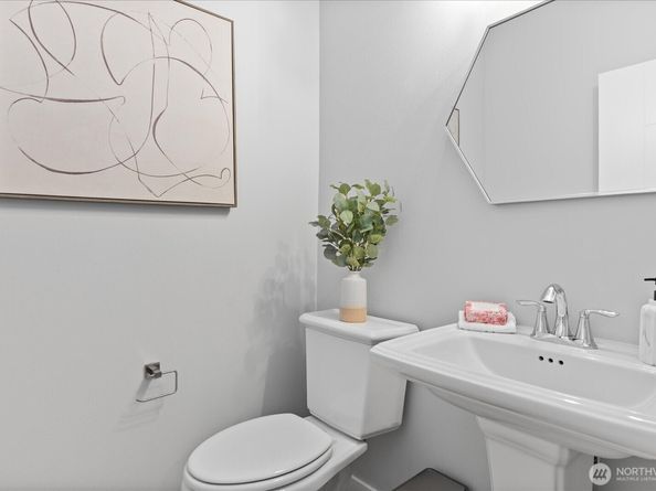 7628 222nd Street SW B4, Edmonds WA 98026