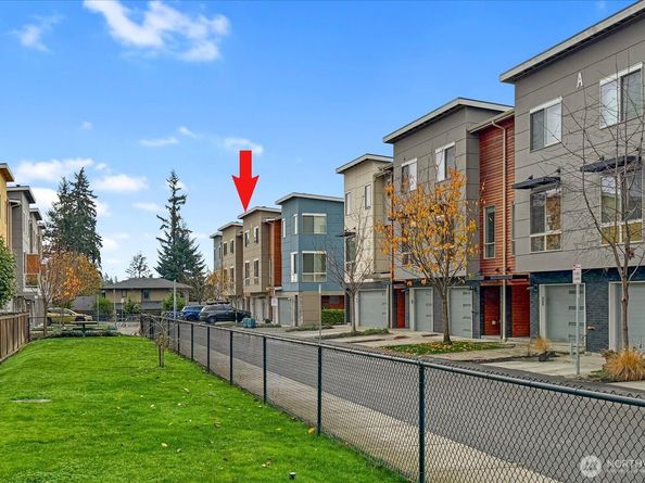 7628 222nd Street SW B4, Edmonds WA 98026