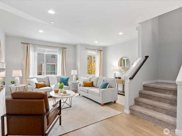 7628 222nd Street SW B4, Edmonds WA 98026