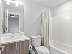 7628 222nd Street SW B4, Edmonds WA 98026