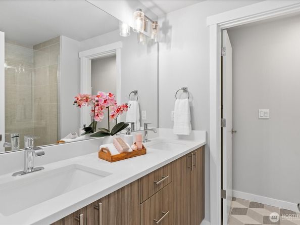 7628 222nd Street SW B4, Edmonds WA 98026