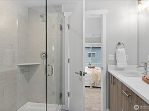 7628 222nd Street SW B4, Edmonds WA 98026