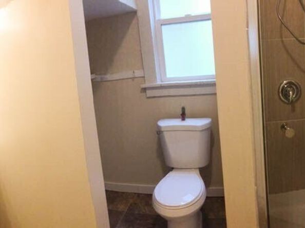 5211 19th Avenue NE, Seattle WA 98105