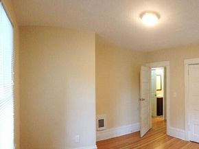 5211 19th Avenue NE, Seattle WA 98105