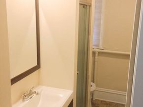 5211 19th Avenue NE, Seattle WA 98105