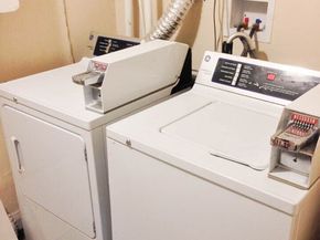 5211 19th Avenue NE, Seattle WA 98105