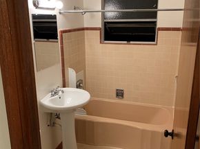 9284 50th Avenue S, Seattle WA 98118