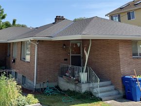 9284 50th Avenue S, Seattle WA 98118