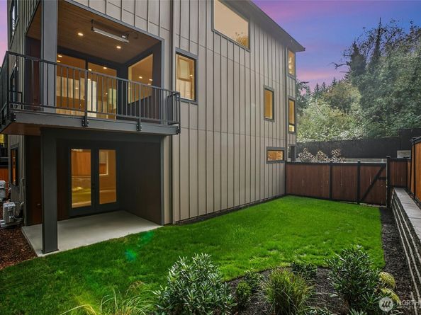 13032 SE 19th Court, Bellevue WA 98005