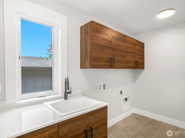 13032 SE 19th Court, Bellevue WA 98005