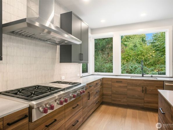 13032 SE 19th Court, Bellevue WA 98005