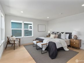 2571 26th Avenue W, Seattle WA 98199