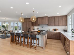 2571 26th Avenue W, Seattle WA 98199