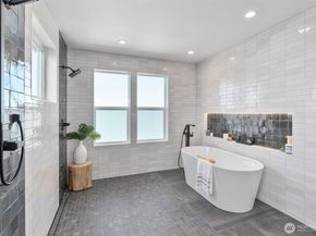 2571 26th Avenue W, Seattle WA 98199