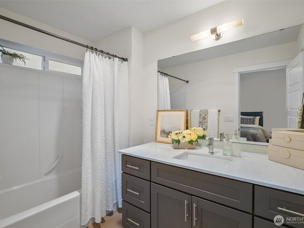 19225 Damson Road N2, Lynnwood WA 98036