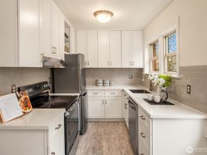 124 Warren Avenue N 302, Seattle WA 98109