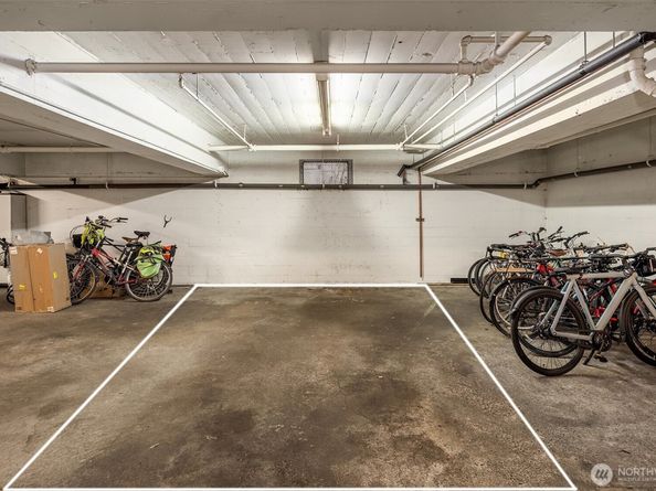 124 Warren Avenue N 302, Seattle WA 98109