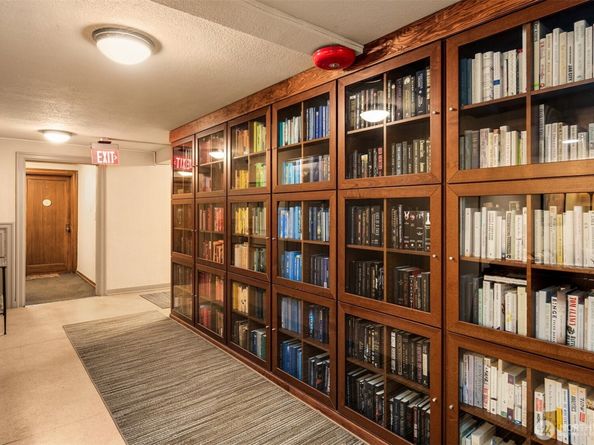 124 Warren Avenue N 302, Seattle WA 98109